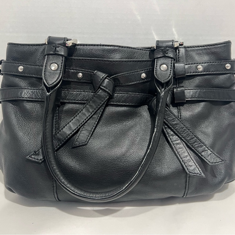 Maxx New York Black Shoulder Bag with Structured Design